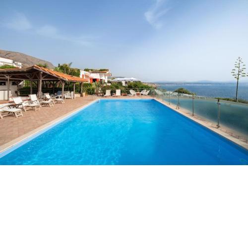 Villa vista mare e piscina privata a Paternella