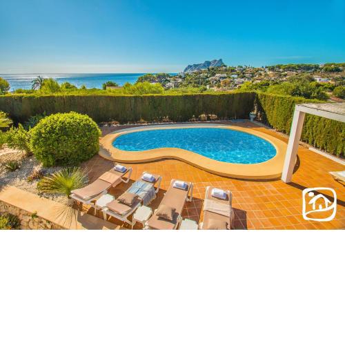 Villa Volantis by Abahana Villas