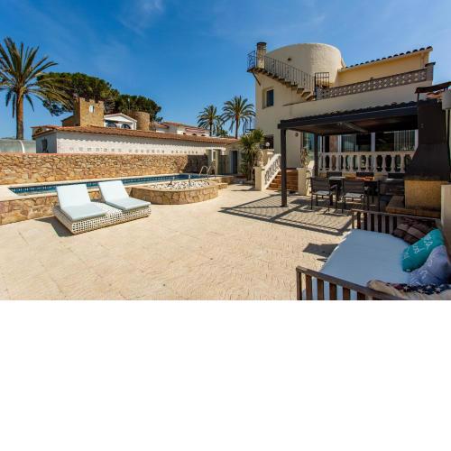 Villa Welcs 017 con piscina en la mejor zona de Empuriabrava