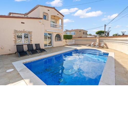 Villa Welcs con -043-con Piscina y terraza Grande