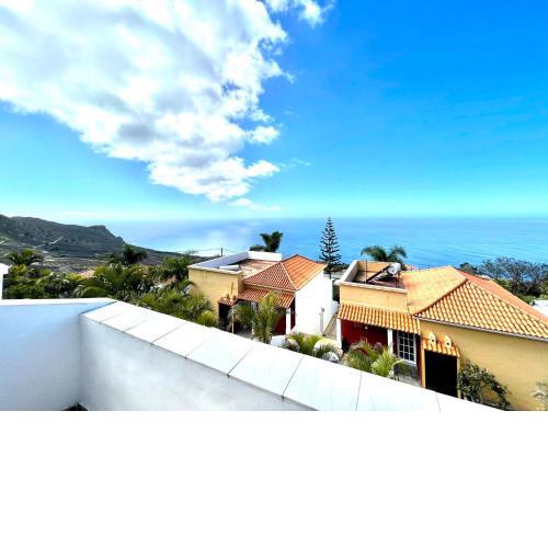 Villa with 3 bedrooms with great direct ocean view
