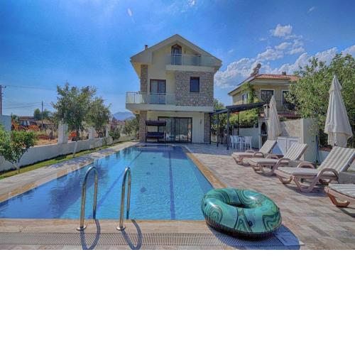 Villa with Jacuzzi and Children's Play Area for 10 People in Muğla, Fethiye - Awz170