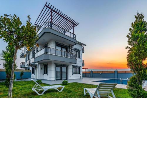 Villa with Jacuzzi, Sauna, and Pool for 7 People in Serik, Belek -Awz167