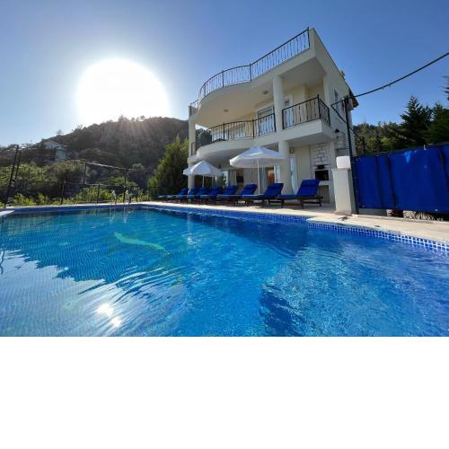 Villa with Large Pool for 8 People in Kaş, Kalkan - Awz117