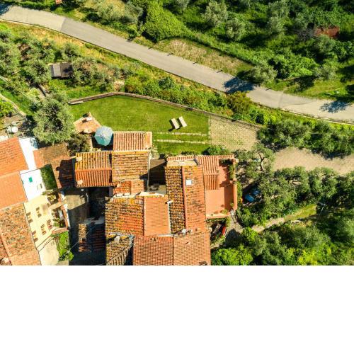 Villa with panoramic view and private garden in the countryside of Pistoia