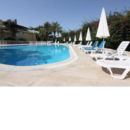 Villa with pool near the sea
