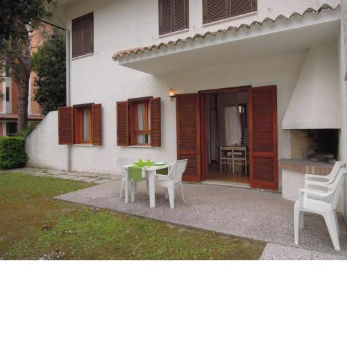 Villa with private garden and own barbeque - By Beahost Rentals