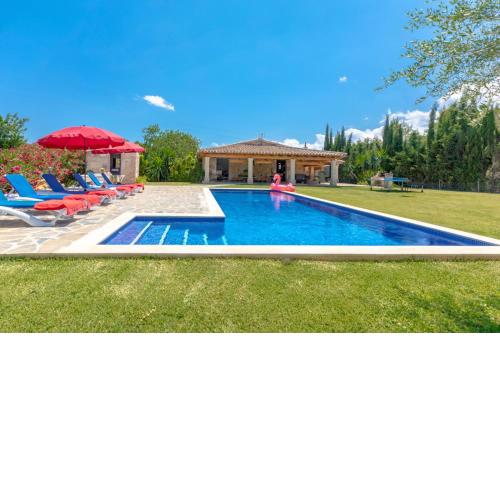 Villa with private pool LLosia