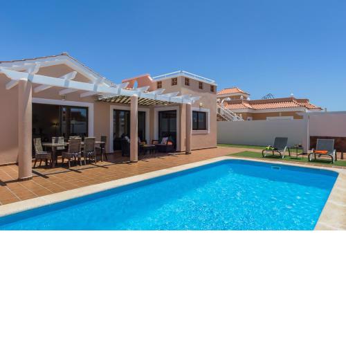Villa with private pool, near beach and golf Caleta de Fuste- Villa Charlotte