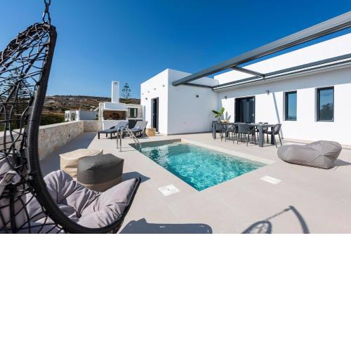 Villa with Private Swimming Pool