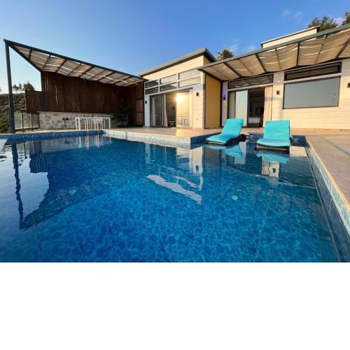 Villa with Sea View and Pool for 2 People in Antalya, Kaş - Awz114