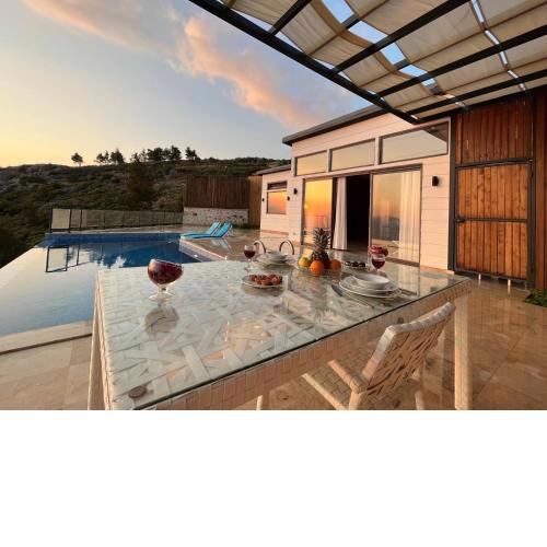 Villa with Sea View and Pool for 2 People in Antalya, Kaş - Awz119