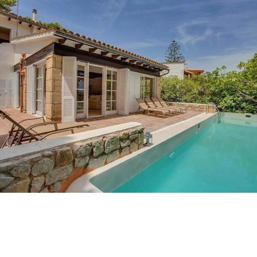 Villa with sea views and pool for 6 people in Font de sa Cala