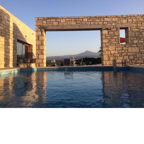 Villa Ypsilon