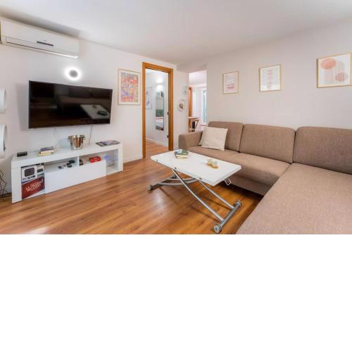 VILLAFRANCA LOFT, Modern Studio Nearby the Station