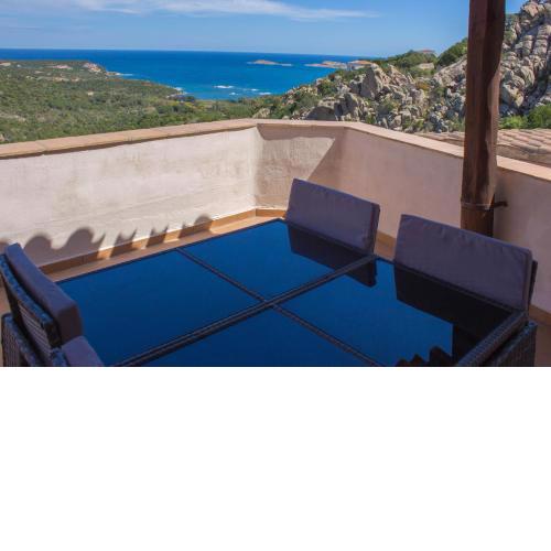 Villaggio Pevero Hill Sea View Apt with 2 Parking!