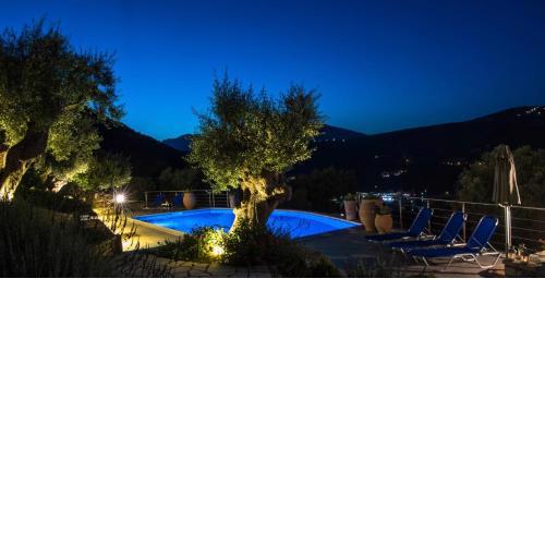 Villas Amantea- quattro ville con piscina grande e piscina Infinity