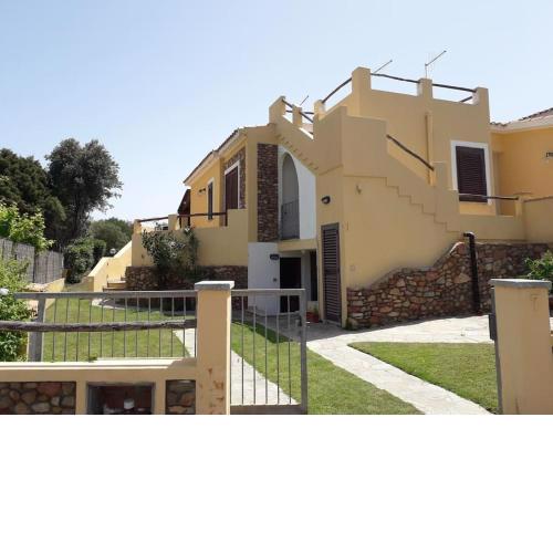 Villasimius vicino al mare ed a 800 m dall'abitato
