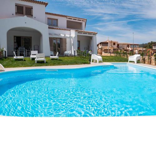 villetta con piscina budoni affitti spiaggia 700 mt