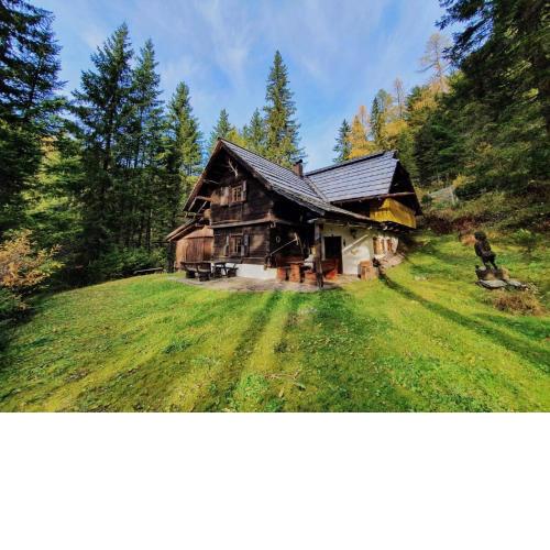 Vintage Chalet in Sankt Oswald with Garden