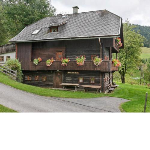 Vintage Holiday Home in Arriach with Private Garden