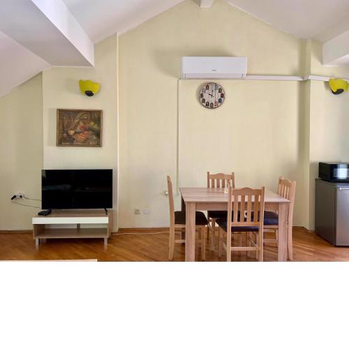 Vintage House 2
