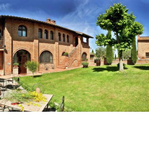Vintage Mansion in Montepulciano with Shared Pool