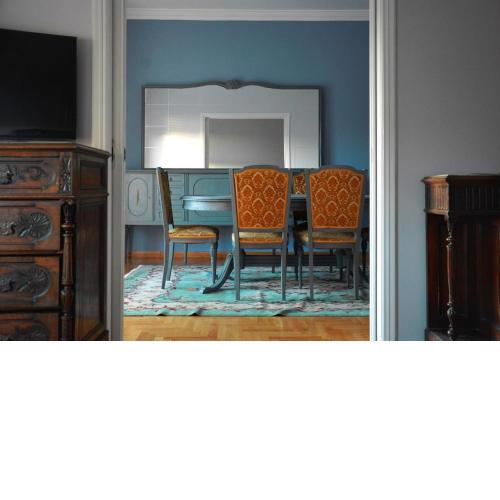 Vintage, spacious apartment in the heart of Athens!
