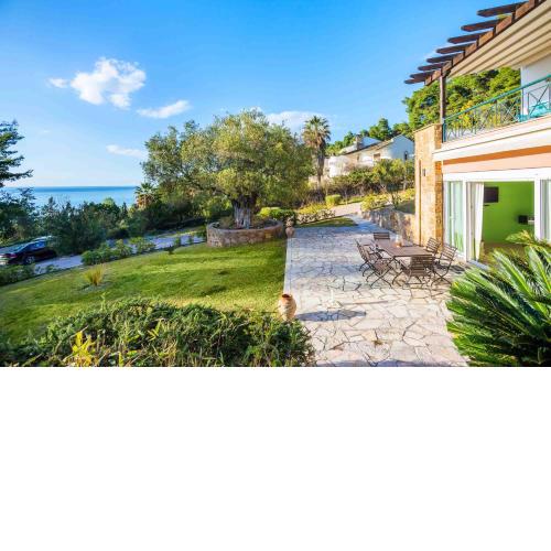 Viorelis Sea View Villa