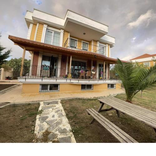 VIP Hizmeti Sunan Şirin Villa