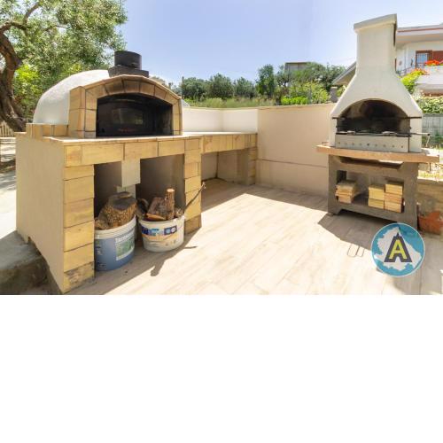 Vista mare, casa con patio e barbecue a Silvi
