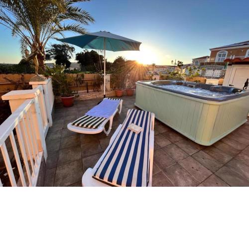 VISTALEGRE, jacuzzi y vista al mar en campo de golf