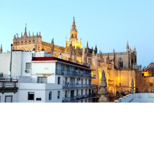 Vistas Catedral Tomas de Ibarra Parking Opc