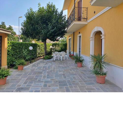 VITTORIA HOUSE 1