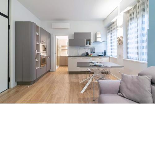 Vittoria Suite, con Jacuzzi - by Host4U
