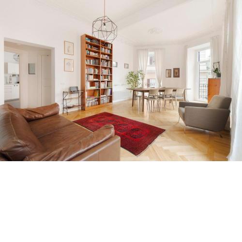Vittorio Emanuele Large Apartment