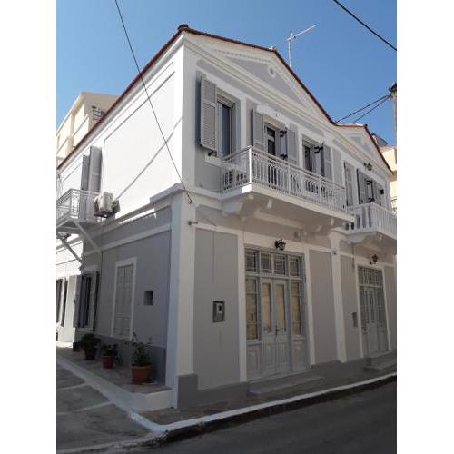 VIVIAN'S ANTIQUE HOUSE