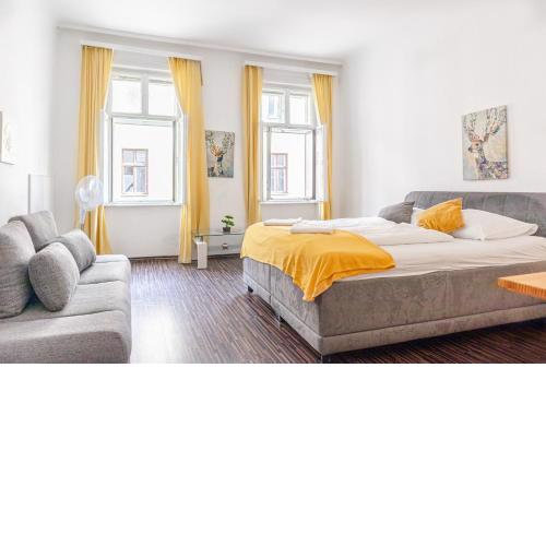Vivid King Bed Apt - 12 minutes from City Center
