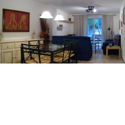 Vivienda en residencial con piscina