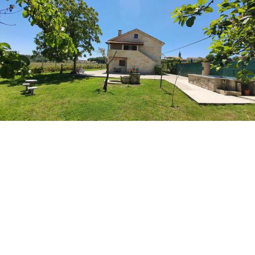 Vivienda María Lourdes