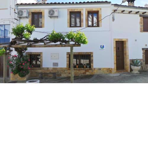 Vivienda rural fuente de los gusarapos