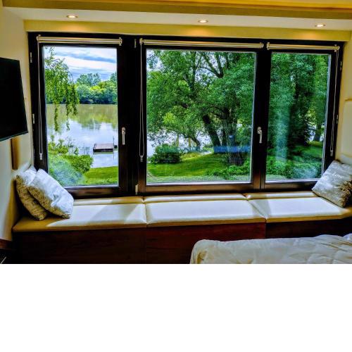 Vízparti Apartmanház