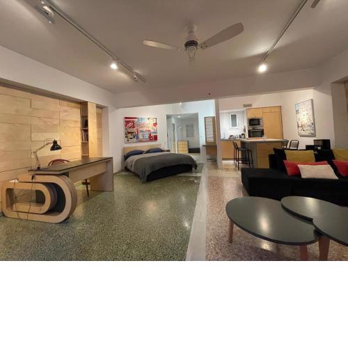 Vouliagmeni Art Micro Loft