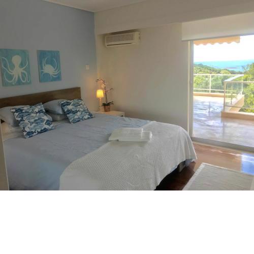 Vouliagmeni Sea and Sun Apartment
