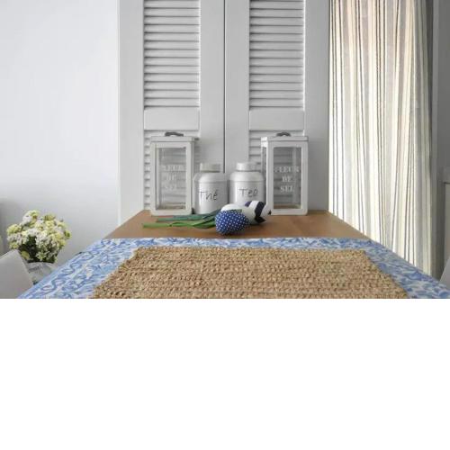 Vouliagmeni seaside flat