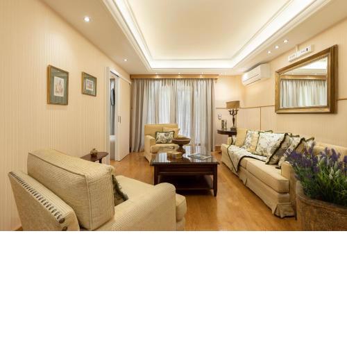 Vouliagmeni's Elegance by Acropolis Suites