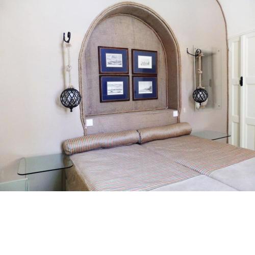 w Villa Cycladicas - Emporeio - A Wonderful 2 Bedroom Villa - Outdoor Pool and Jacuzzi