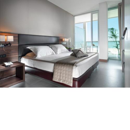 Waldorf Suite Hotel