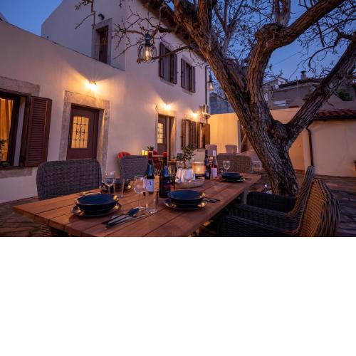 WALNUT TREE VILLA