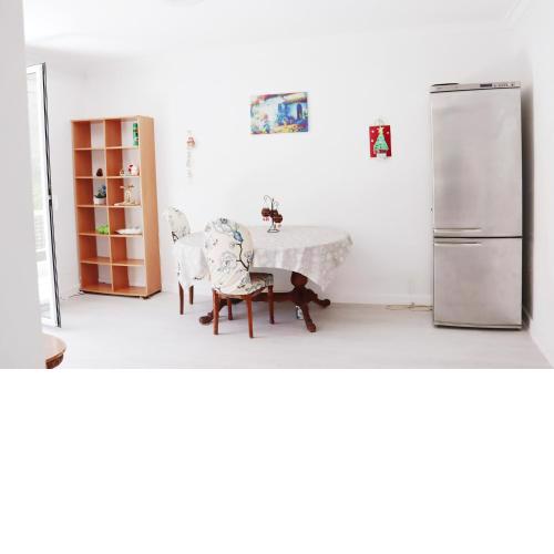 warm and quiet home in the city park